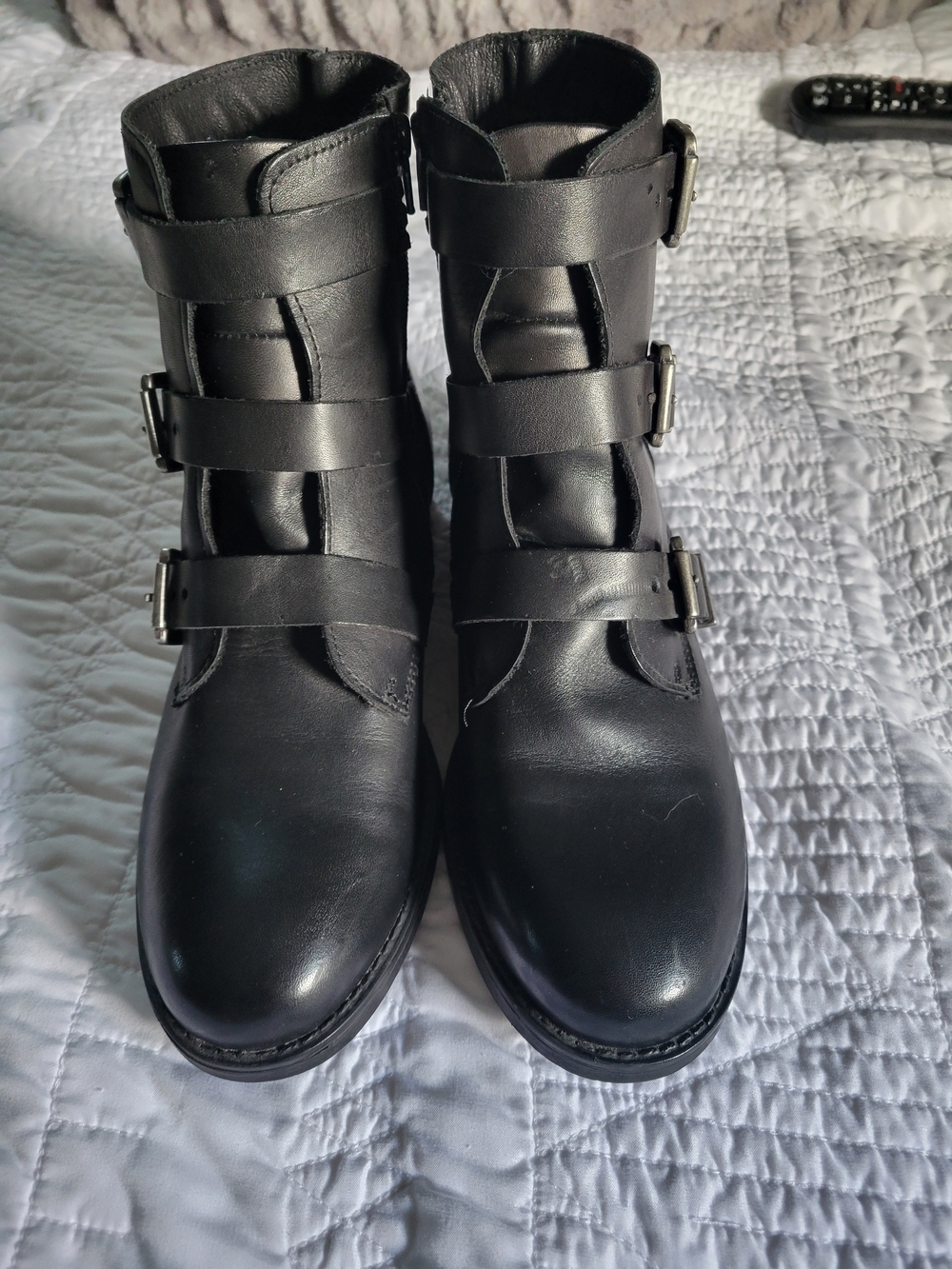 CHABERS Women’s Black Buckle Strap Ankle Boots